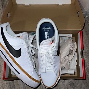 Worn once!!! White, brown and black Nike legacy Sz 9